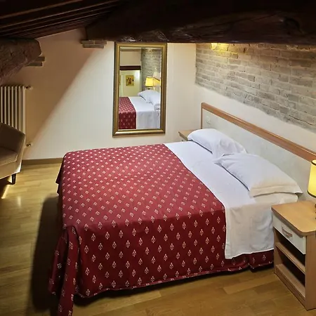 Cavour 63 아파트호텔 3*