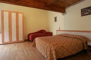 Cavour 63 3*
