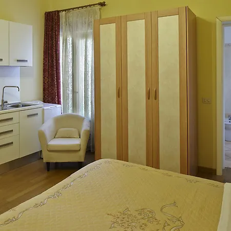Cavour 63 Apartmanhotel